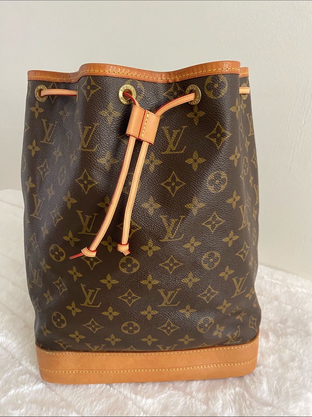 Louis Vuitton Medium Noé Bucket Bag in Brown Canvas and Leather - Great Price